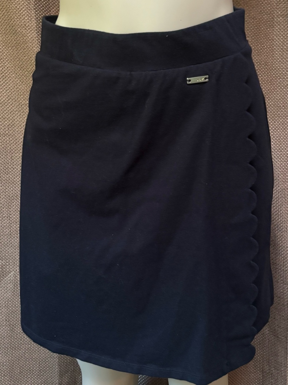 Jones New York Black Scalloped Side Pencil Skirt